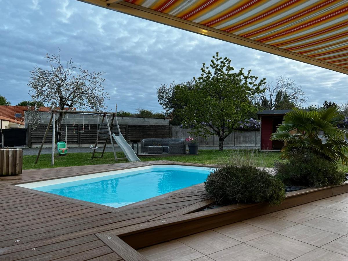 Maison Familiale 4 Chambres Avec Jardin Et Piscine Saint-Aignan-Grand-Lieu Exteriör bild